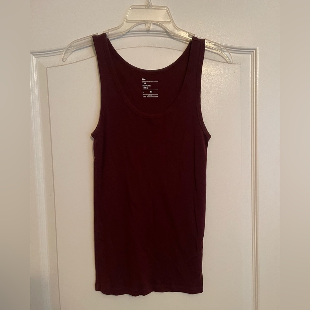 Gap maroon tank top